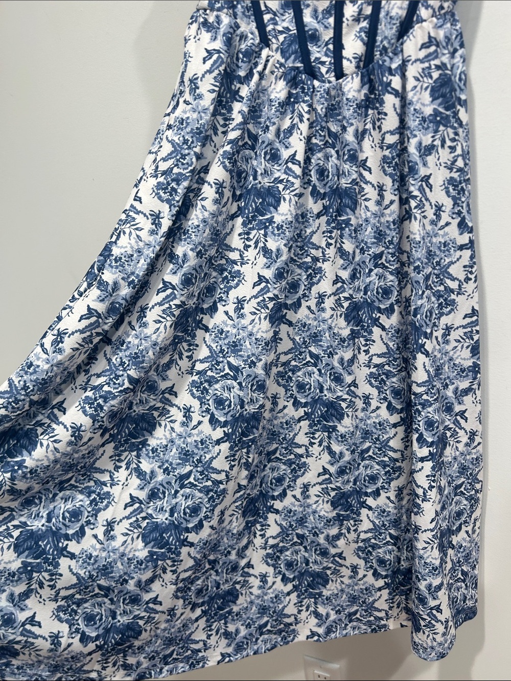 Blue & White Floral Spaghetti-Strap Midi bustier camo medium women’s 6 us new - Picture 4 of 7